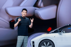 而是锻正在大风大浪中获取动力的风帆